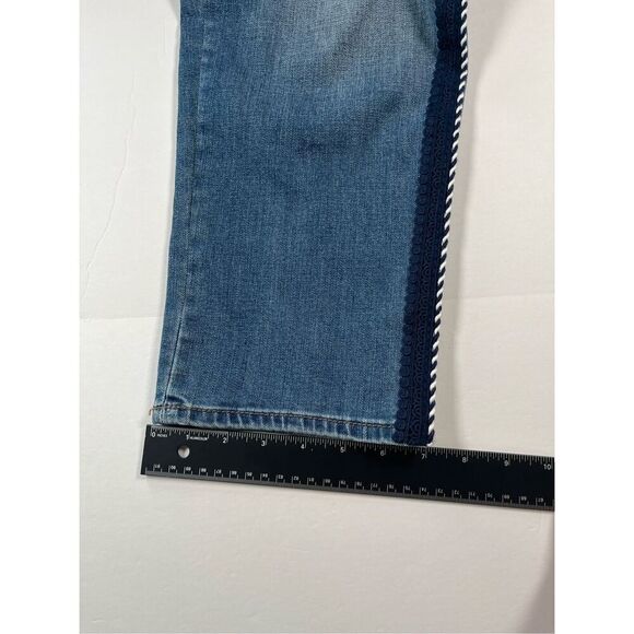Chico's So Slimming Girlfriend Slim Crop Jeans Crochet Lace & Twist Side Size 10 - Picture 7 of 7